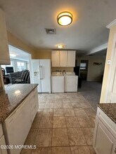 259 Joseph St in Lavallette, NJ - Foto de edificio - Building Photo