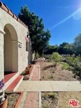 11151 Sarah St in Los Angeles, CA - Building Photo - Building Photo
