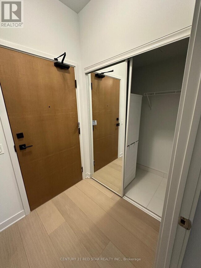 2920 Hwy 7 in Vaughan, ON - Building Photo - Building Photo