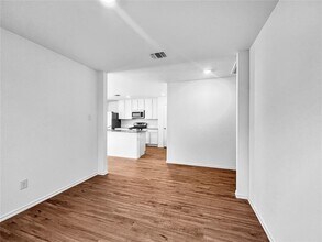 2004 Alpine Bch Ln in Oklahoma City, OK - Building Photo - Building Photo