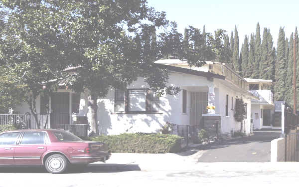 225 W Alhambra Rd in Alhambra, CA - Foto de edificio