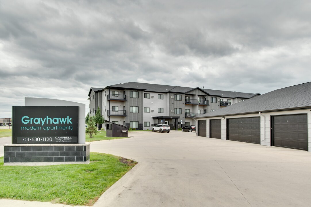 Grayhawk Apartments in Fargo, ND - Foto de edificio