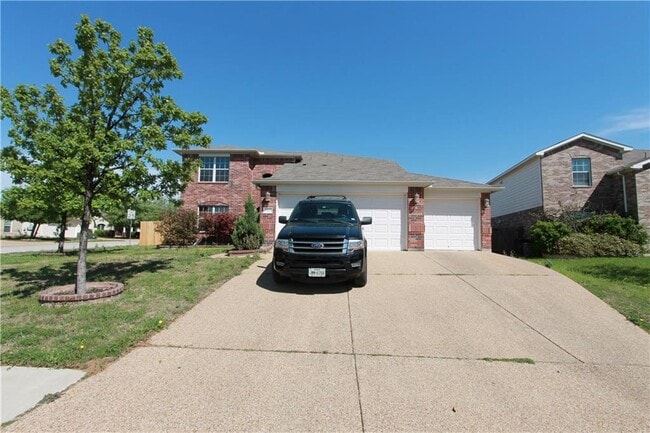 property at 620 Kingfisher Ln