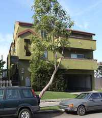 1069 Martin Luther King Jr Ave in Long Beach, CA - Foto de edificio - Building Photo