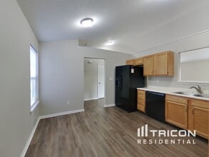 2245 Lakecrest Dr in Columbus, IN - Building Photo - Building Photo