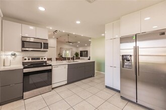 2235 SE 6th Ct in Homestead, FL - Foto de edificio - Building Photo