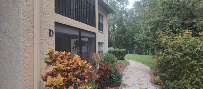3323 Crystal Ct E in Palm Harbor, FL - Building Photo - Building Photo