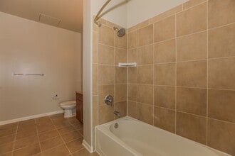 56 Brownstone Way in Englewood, NJ - Foto de edificio - Building Photo