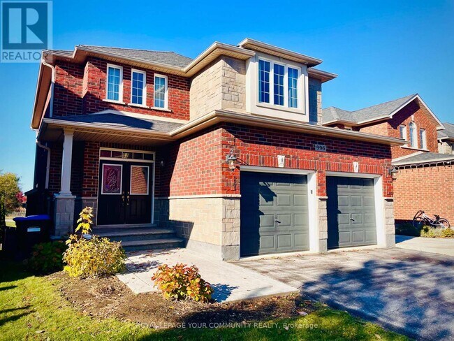 996 Booth Ave in Innisfil, ON - Building Photo - Building Photo