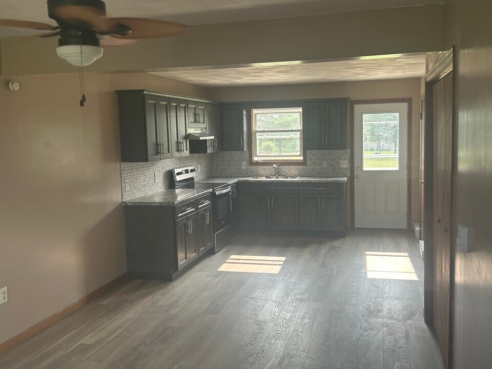 3110 E County Road 50 in Tiffin, OH - Building Photo