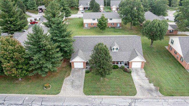 44 Arlington Ct in Jasper, IN - Building Photo - Building Photo