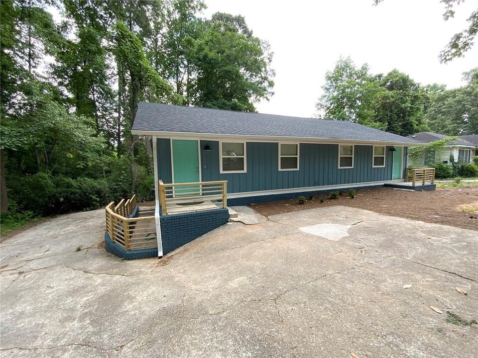 3331 Burk Dr in Chamblee, GA - Building Photo