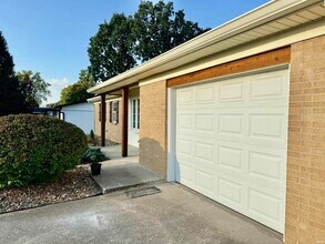 404 S Hickory Dr in Bloomington, IN - Building Photo - Building Photo