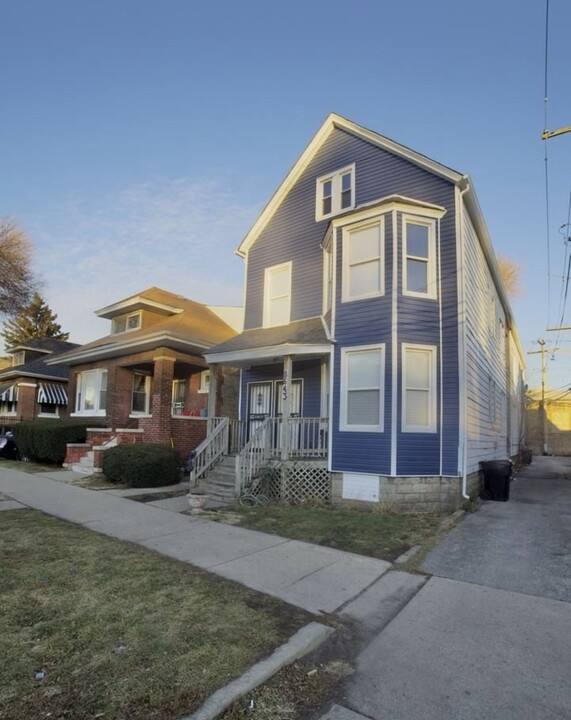 8643 S Exchange Ave in Chicago, IL - Building Photo