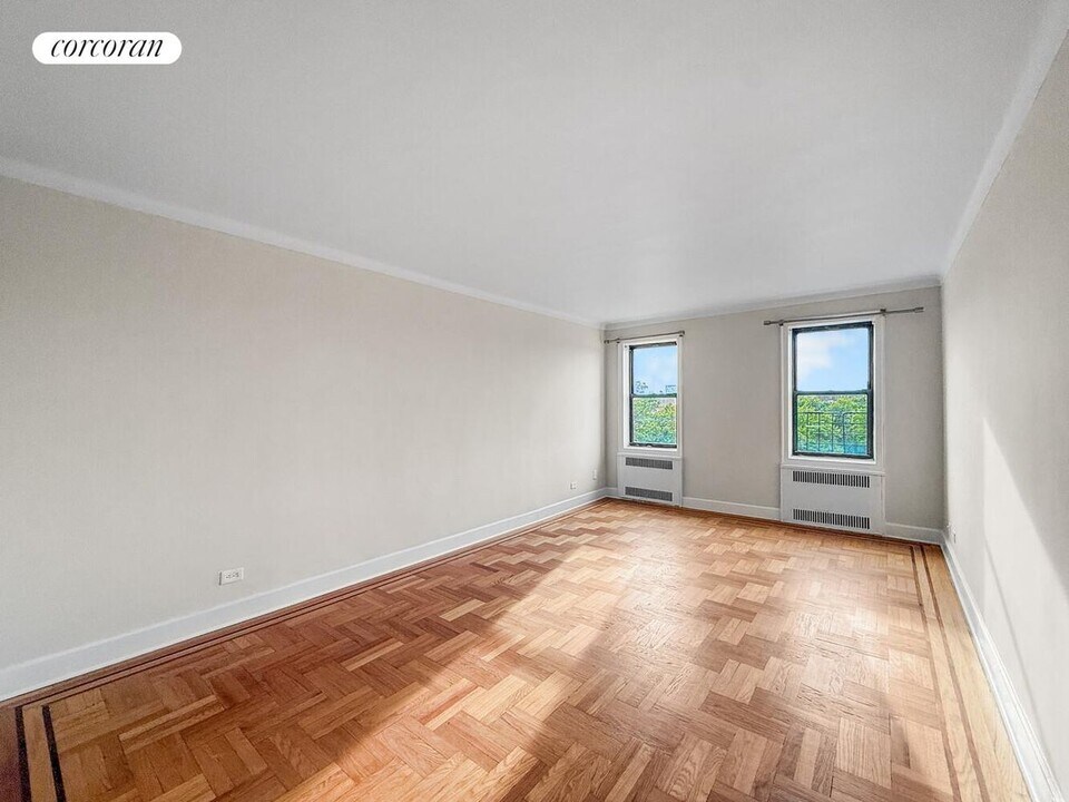 1685 E 5th St in Brooklyn, NY - Foto de edificio