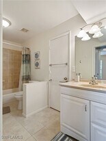 6300 South Pointe Blvd in Ft. Myers, FL - Building Photo