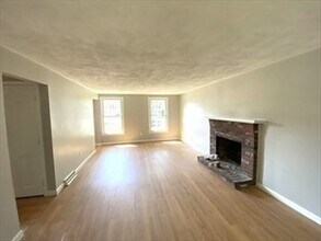 1 Brewster Dr in Needham, MA - Building Photo - Building Photo