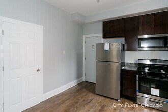 3614 W George St-Unit -Unit 3F in Chicago, IL - Foto de edificio - Building Photo