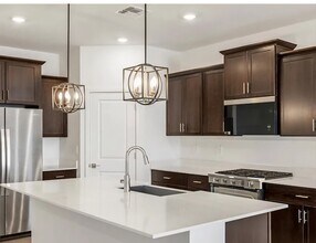 2542 Fortana Dr in San Tan Valley, AZ - Foto de edificio - Building Photo