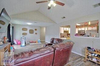 1567 Pendleton Dr in Hinesville, GA - Building Photo - Building Photo