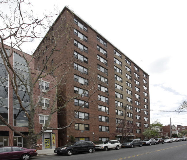 The Winfield Towers in Woodside, NY - Building Photo - Building Photo