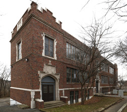 Parkway Apartments in Covington, KY - Building Photo - Building Photo