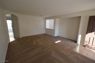 9117 Starling Wing Pl in Las Vegas, NV - Building Photo - Building Photo