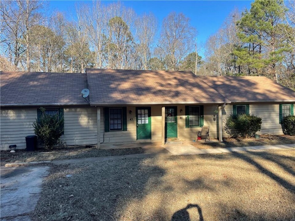 43 Gum Tree Ct in Covington, GA - Foto de edificio