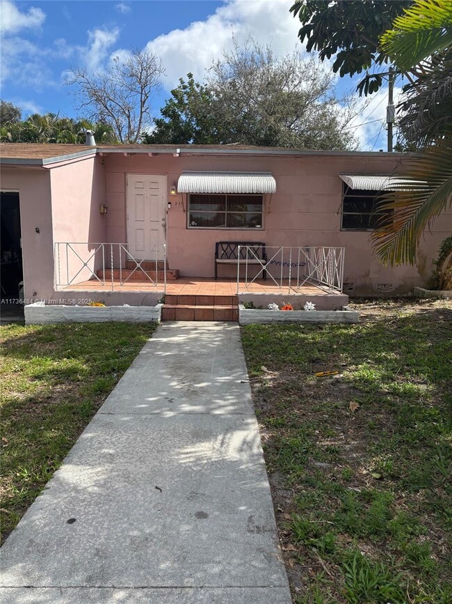 319 S 24th Ave in Hollywood, FL - Building Photo - Building Photo