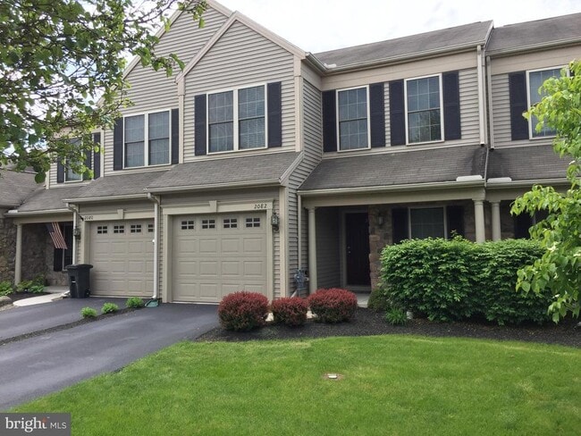 property at 2082 Deer Run Dr