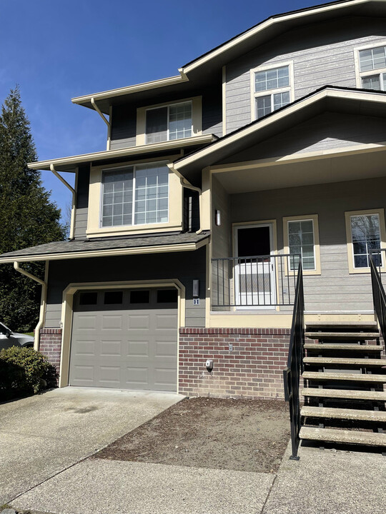 2807 Currantberry Pl in Bremerton, WA - Foto de edificio