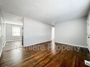 1721 S Ellison Way in Independence, MO - Building Photo - Building Photo