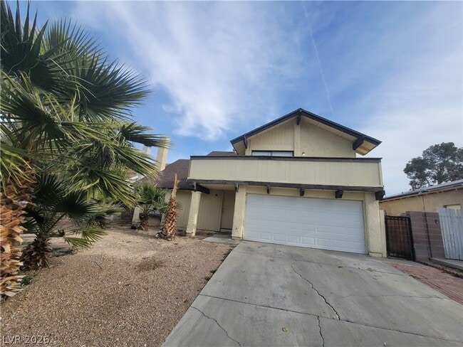 property at 4760 Woodridge Rd