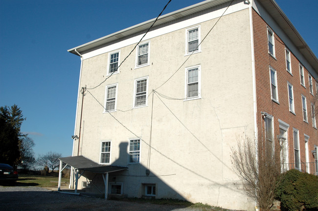 London Grove Apartments in Kennett Square, PA - Foto de edificio - Building Photo