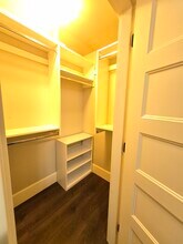 920 Wavertree Rd in North Vancouver, BC - Building Photo - Building Photo