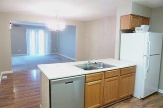 400 Golden Valley Dr in Pataskala, OH - Building Photo - Building Photo