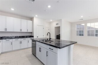 2611 Aversa St in Henderson, NV - Foto de edificio - Building Photo