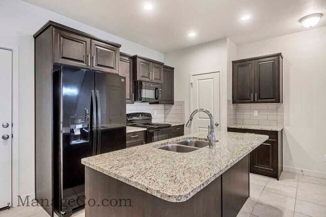 283 E Kirsten Ln in North Salt Lake, UT - Building Photo - Building Photo