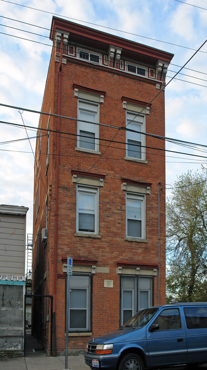 849 York St in Cincinnati, OH - Building Photo