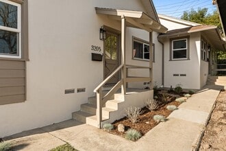 3205 Fairesta St, Unit A in Glendale, CA - Building Photo - Building Photo