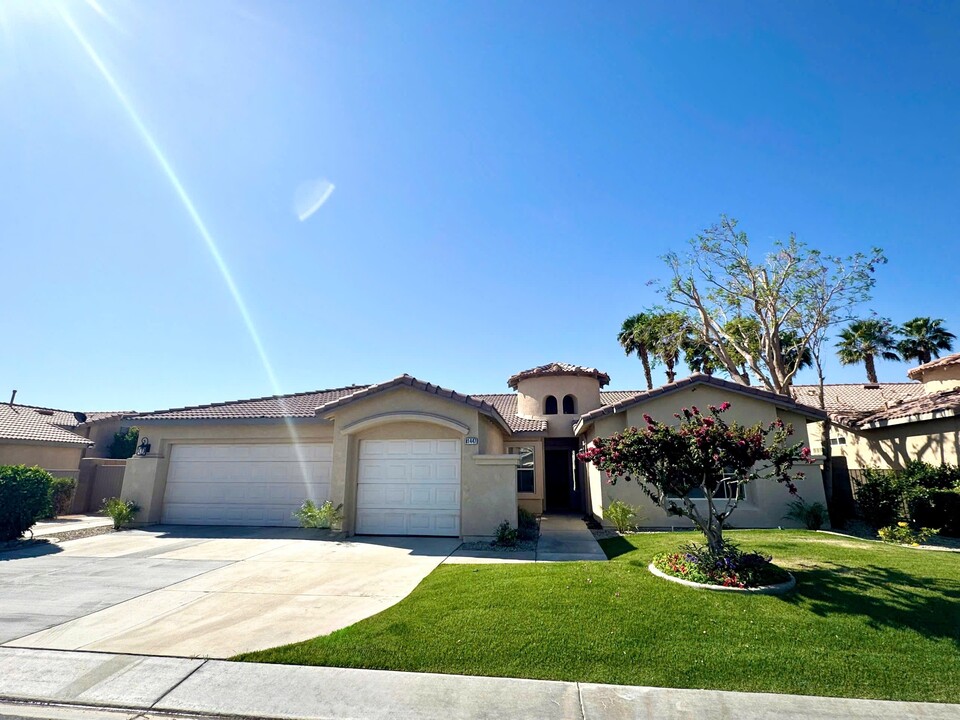 81464 Avenida Esmeralda in Indio, CA - Building Photo