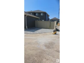 5715 Hawthorn Common SW in Edmonton, AB - Building Photo - Building Photo