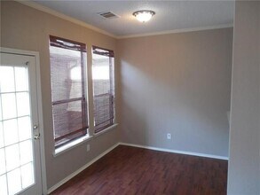 6059 Mapleshade Ln in Dallas, TX - Building Photo - Building Photo