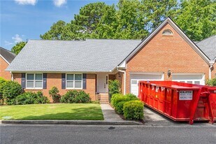 27 S Riversong Ln in Alpharetta, GA - Building Photo