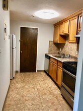 30 Worthen St in Chelmsford, MA - Foto de edificio - Building Photo