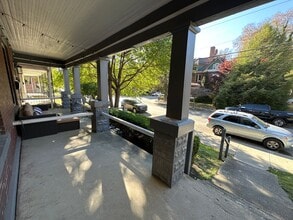 866 Dennison Ave in Columbus, OH - Foto de edificio - Building Photo