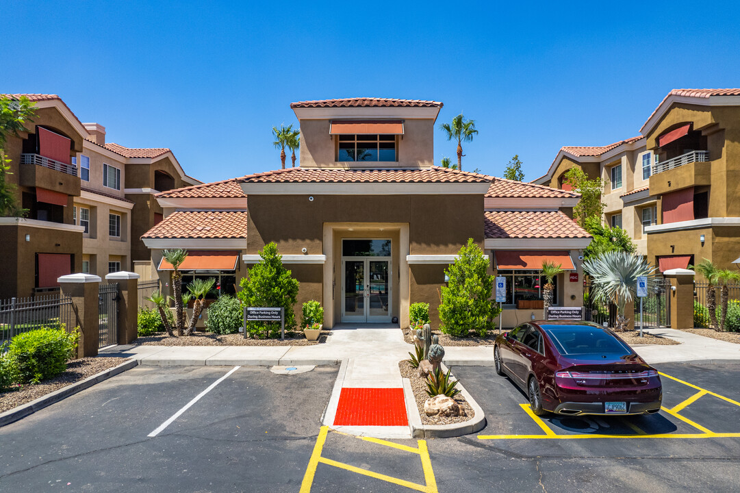 Park on Bell in Phoenix, AZ - Building Photo