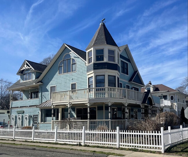 2 Ocean Ave in Milford, CT - Building Photo - Building Photo
