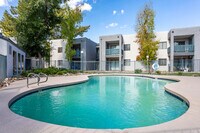 The Falls in Glendale, AZ - Foto de edificio - Building Photo