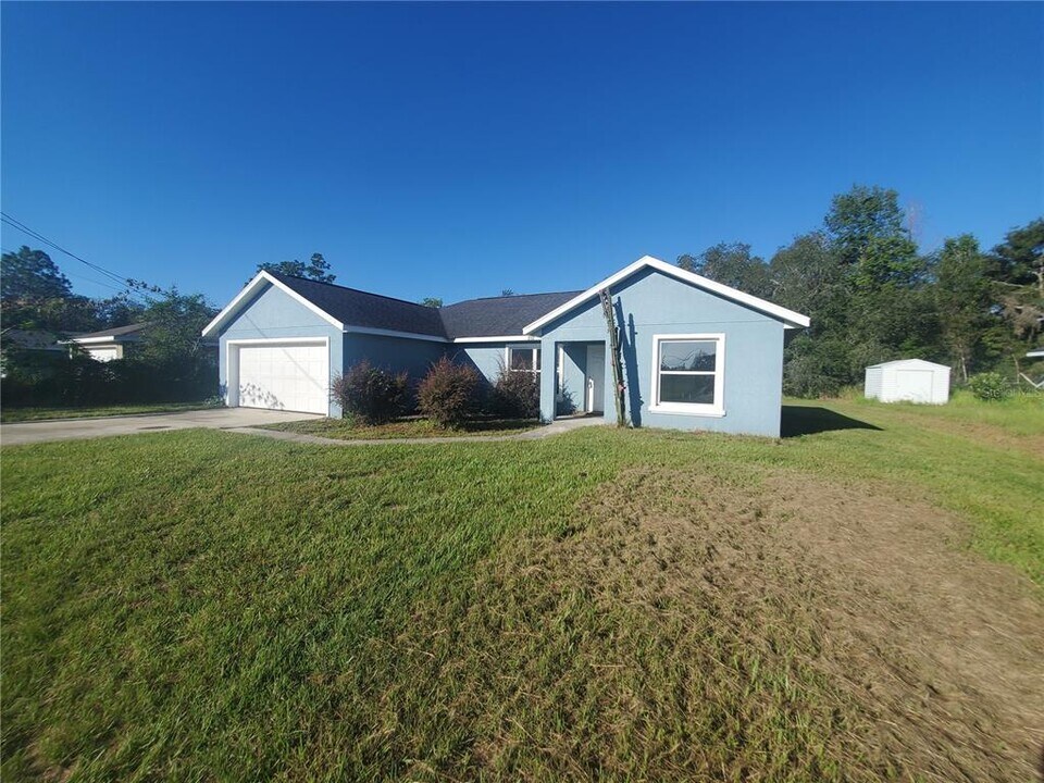 212 Locust Pass Ln in Ocala, FL - Building Photo